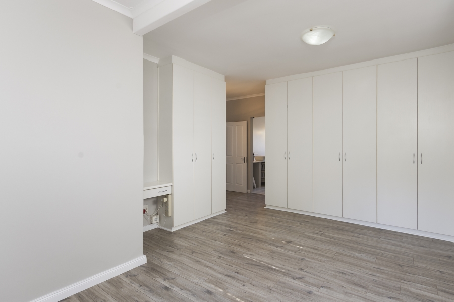 To Let 4 Bedroom Property for Rent in Die Wingerd Western Cape